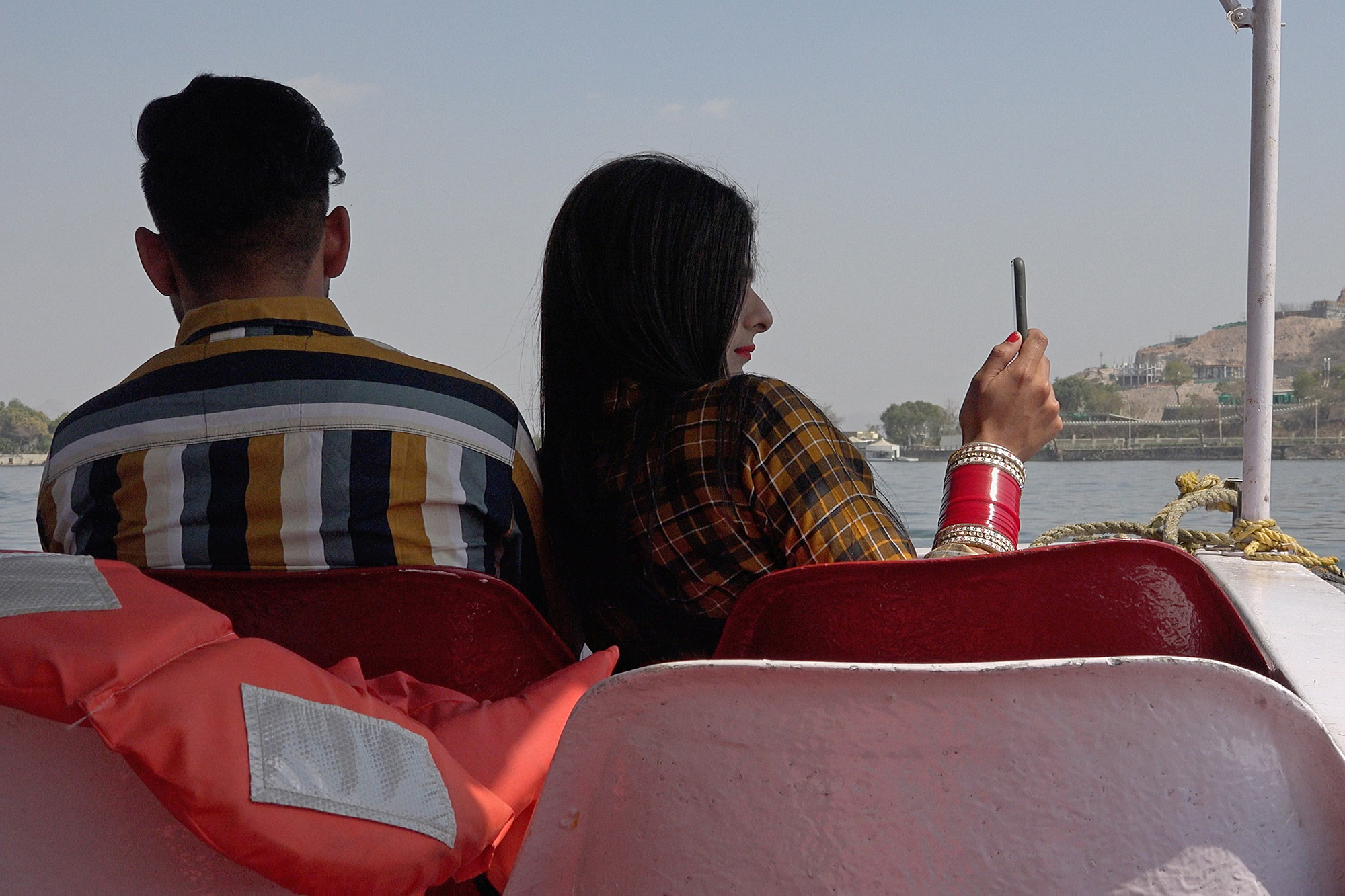 Christoph Radke, India, Udaipur, ein Paar auf einem Boot, 2020